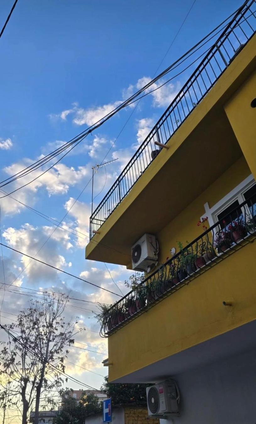 Apartment Cozy Centrally Located For Two 2, 10 Min Walk From Center Tirana